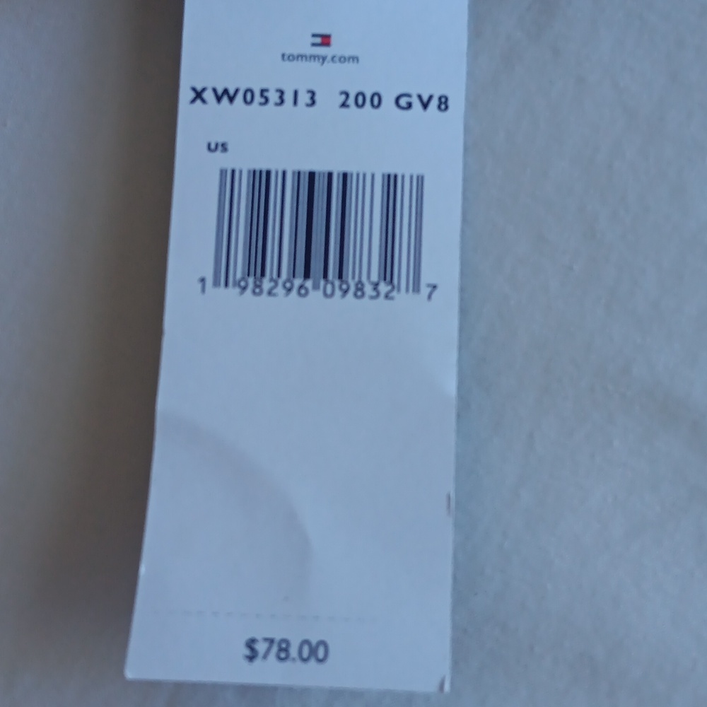NWT.Tommy Hilfiger Tan Embossed Zip-Around Wallet - Picture 7 of 8